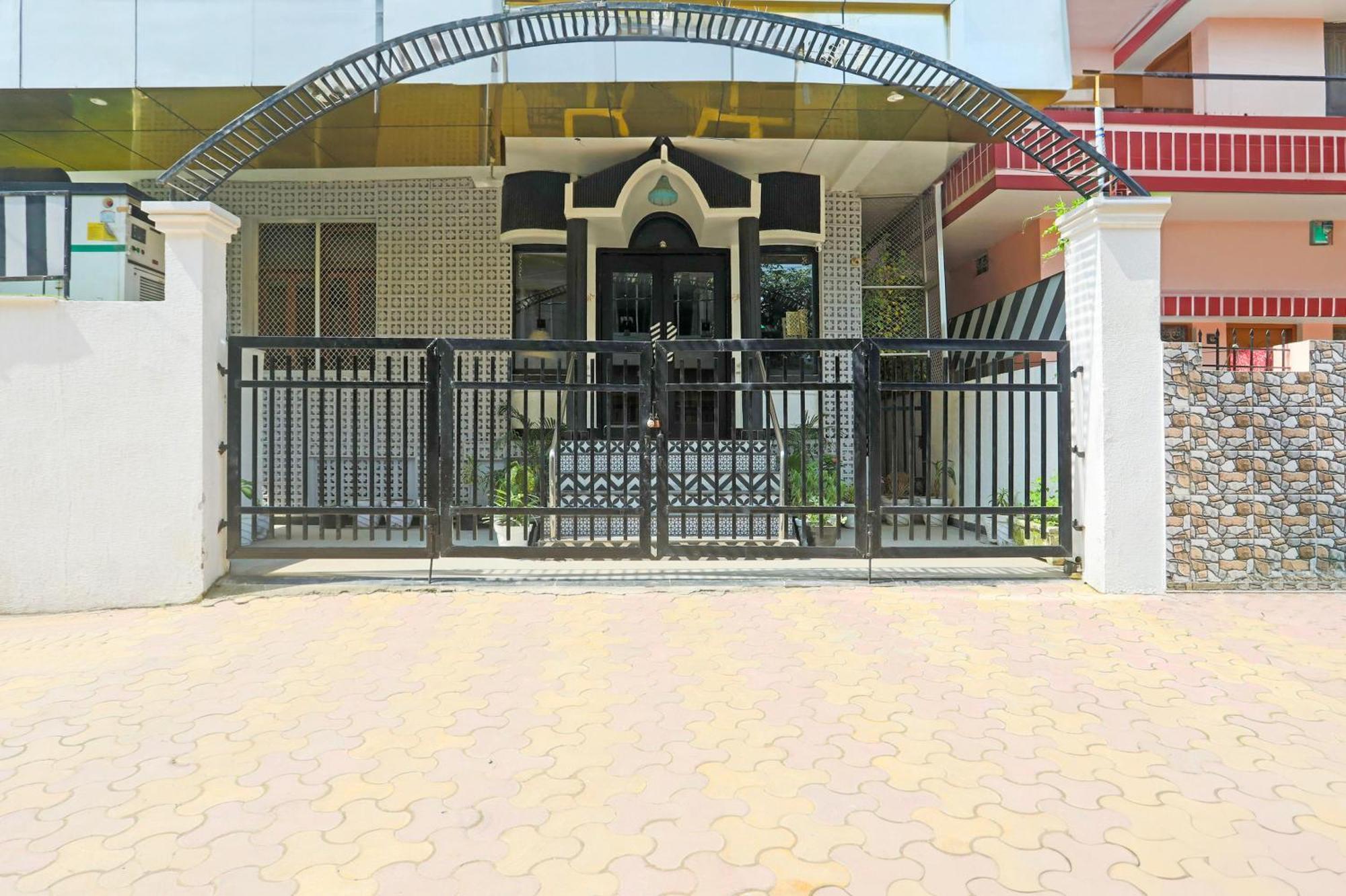 Super Townhouse Cantonment Varanasi Formerly Sarin Inn Exterior photo